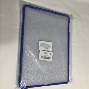 Apple iPad silicone protection case  for 9th/8th generation blue.